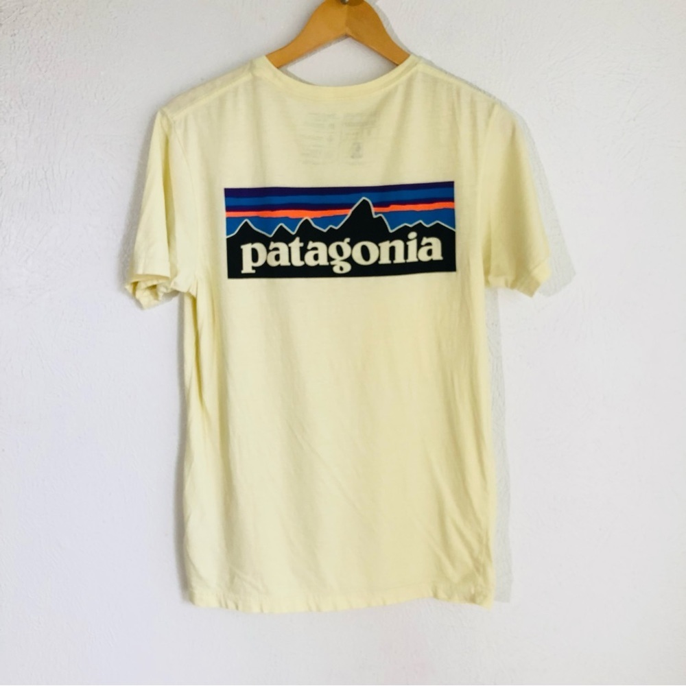 Patagonia > P-6 Logo Organic Cotton T-Shirt Yellow > S